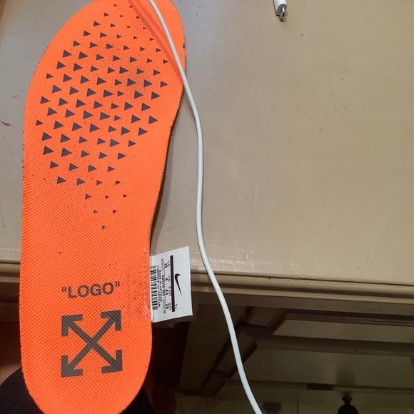 Off White - Picture 4 of 8